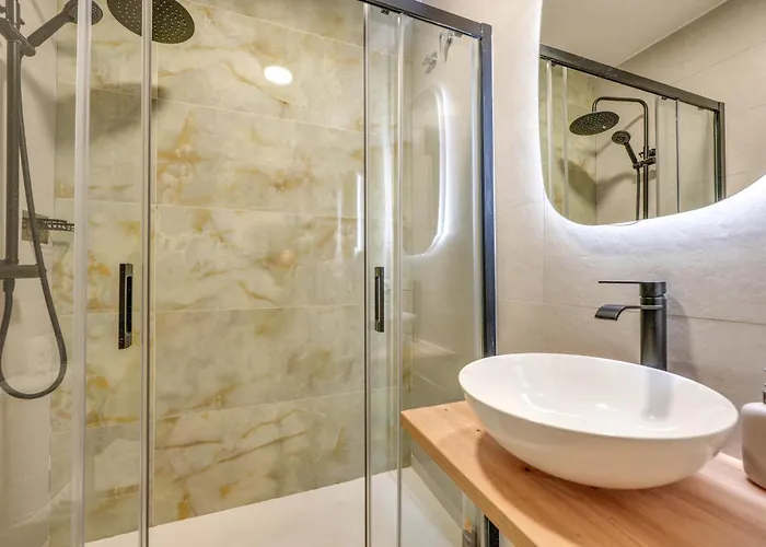 Victoria 75 Luxury Apartment